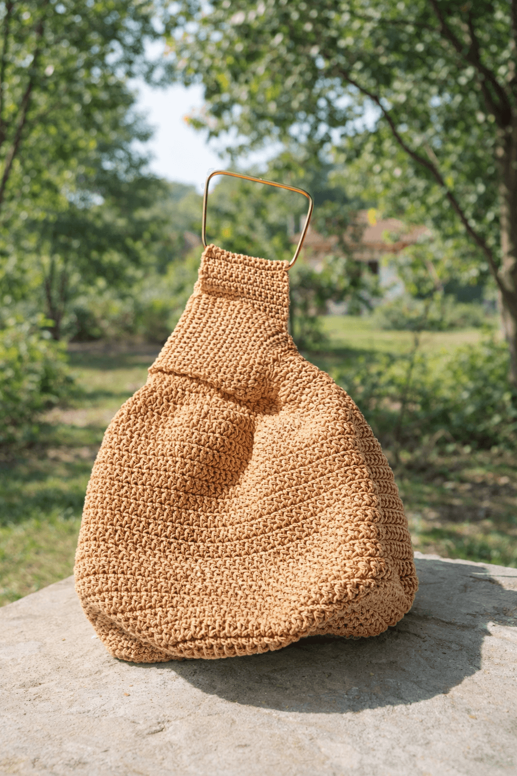 Élan Aurelia crochet handbag album cover.