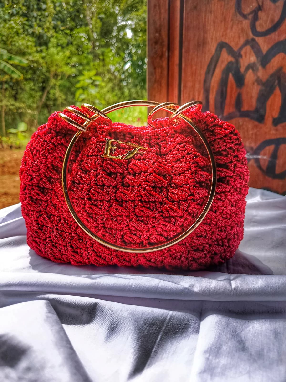 Royal Loop Bag crochet handbag album cover.